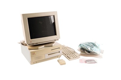 Lot 417 - An Apple Macintosh computer, monitor and accessories