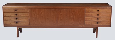 Lot 865 - Robert Heritage for Archie Shine:  a 'Gloucester' sideboard.
