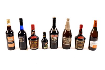 Lot 198 - A collection of bottled wine and creams