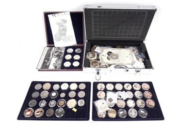 Lot 370 - A large collection of commemorative medallions