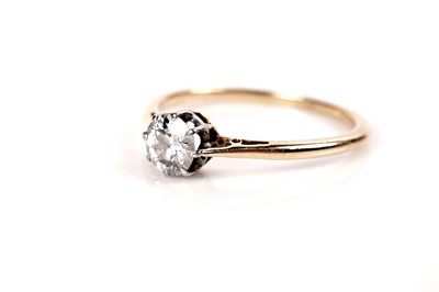 Lot 1152 - A diamond solitaire ring