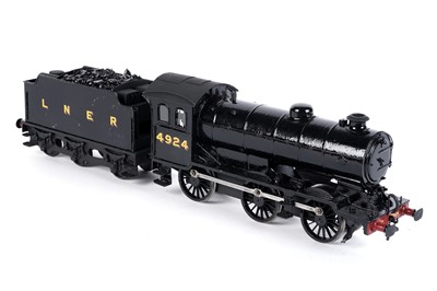 Lot 145 - A metal kit-built 0-gauge 0-6-0 locomotive and six-wheel tender