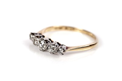 Lot 1 - A five stone diamond ring