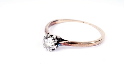 Lot 605 - A single stone solitaire diamond ring