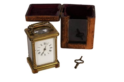 Lot 127 - A mid 20th Century French carriage clock