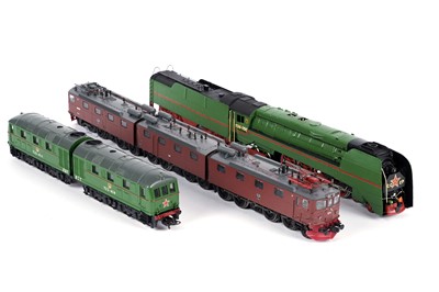 Lot 301 - A selection of HO-gauge locomotives