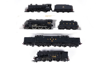 Lot 303 - A Bachmann 00-gauge 2-6-2 and other locomotives