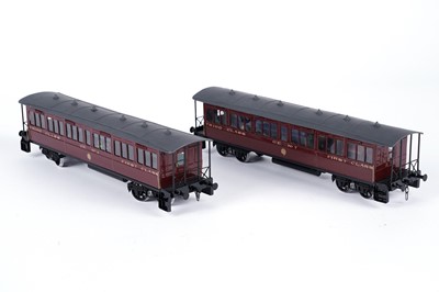 Lot 311 - Two 0-gauge passenger carriages