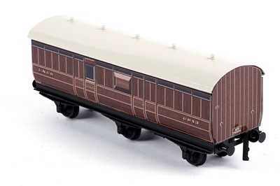 Lot 313 - An Ace Trains 'Overlay Series' 0-gauge luggage brake van