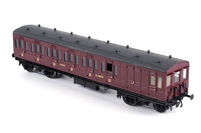 Lot 314 - A 0-gauge passenger carriage