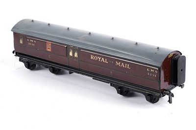 Lot 317 - A Bassett-Lowke 0-gauge mail carriage