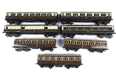 Lot 322 - Seven 0-gauge carriages