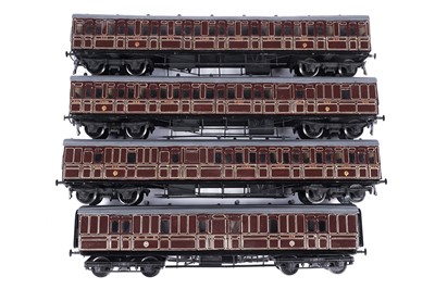 Lot 330 - Four 0-gauge carriages