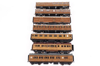 Lot 331 - Seven 0-gauge carriages