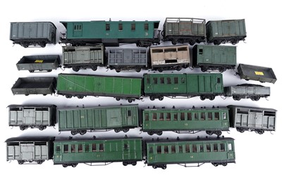 Lot 349 - 0-gauge passenger carriages; and other railway models