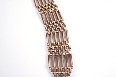 Lot 535 - A 9ct yellow gold bracelet