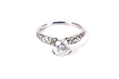 Lot 580 - A solitaire diamond ring