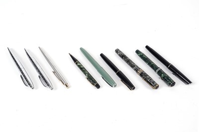 Lot 321 - A collection of pens