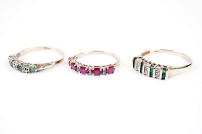 Lot 663 - Three dress rings