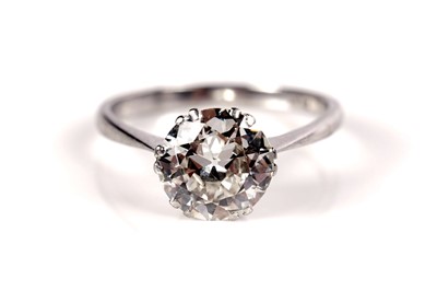 Lot 1207 - A old-European cut solitaire diamond ring