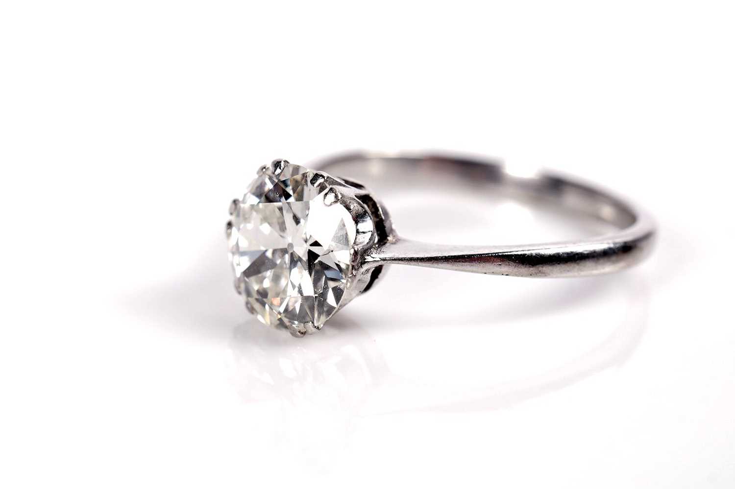 Lot 1207 - A old-European cut solitaire diamond ring