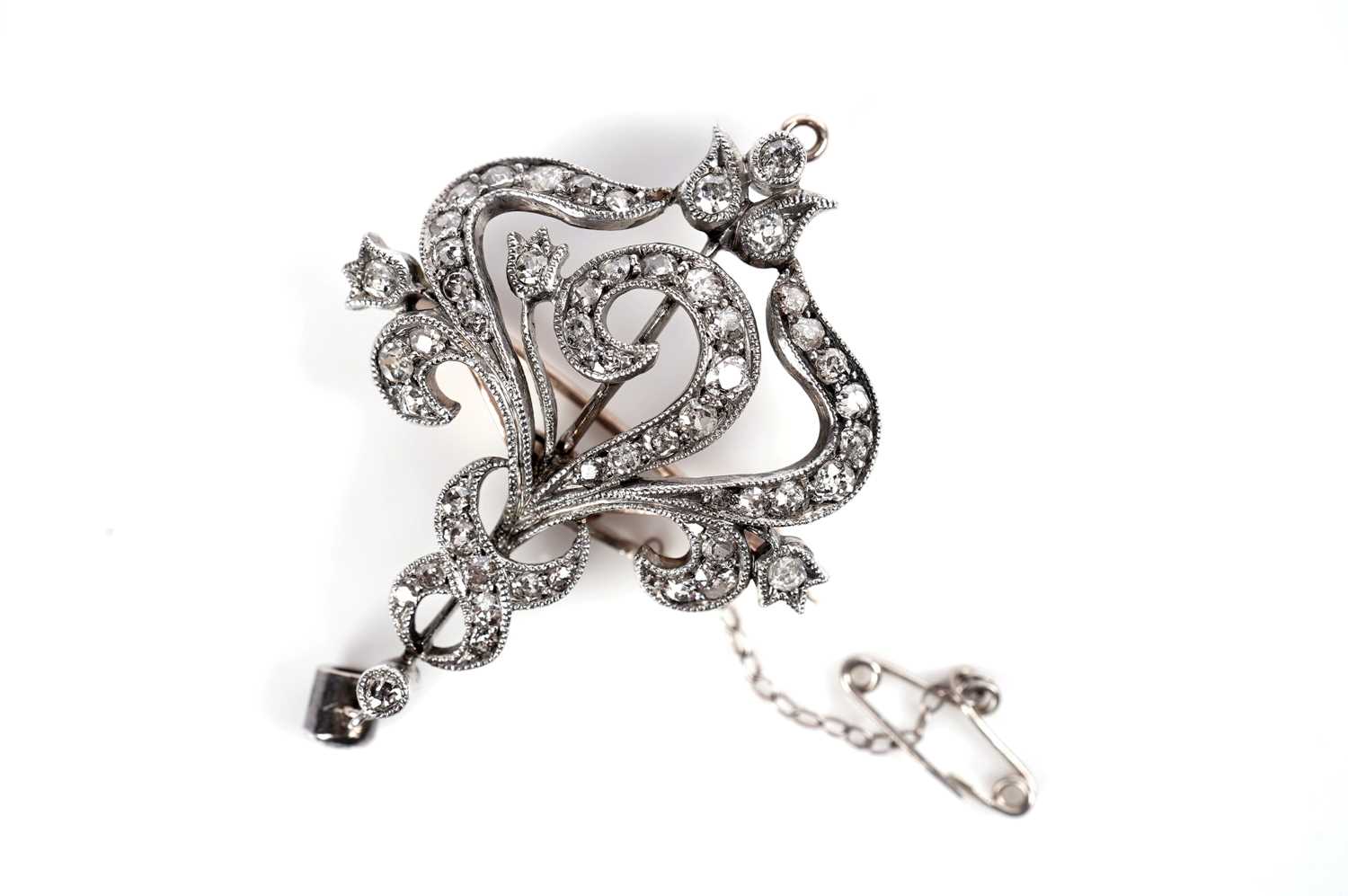 Lot 1214 - A Victorian Belle Epoque diamond brooch/pendant