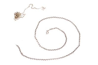 Lot 702 - Two 9ct gold necklaces