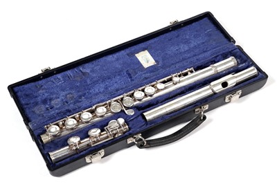 Lot 6 - A Gemeinhardt 2ESH silver plated closed hole flute