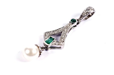 Lot 424 - An emerald, pearl, and diamond drop pendant