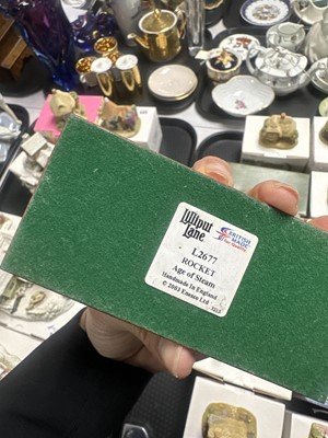 Lot 255 - A collection of Lilliput Lane models