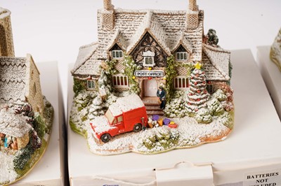Lot 255 - A collection of Lilliput Lane models