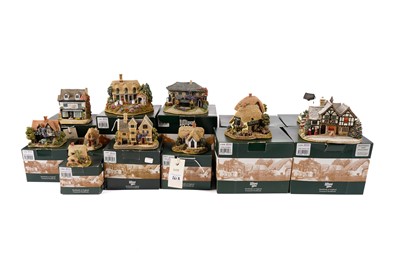 Lot 261A - A collection of Lilliput Lane models
