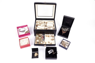 Lot 733 - A collection of costume jewellery, cocktail watches and wristwatches