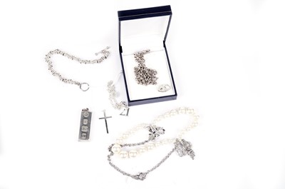 Lot 745 - A Vivienne Westwood necklace and a selection of silver jewellery