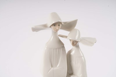 Lot 254 - A collection Lladro and Nao figures