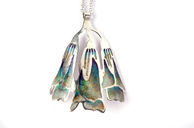 Lot 752 - An Alastair Norman Grant (Scottish, 1943-2017) enamelled silver pendant on chain