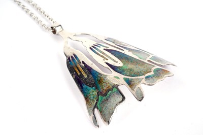 Lot 752 - An Alastair Norman Grant (Scottish, 1943-2017) enamelled silver pendant on chain