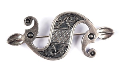 Lot 753 - An Ola Gorie silver brooch modelled after a Celtic seahorse fibula