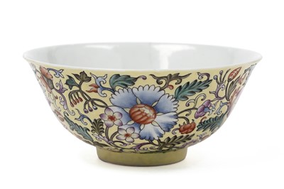 Lot 372 - A Chinese yellow ground bowl