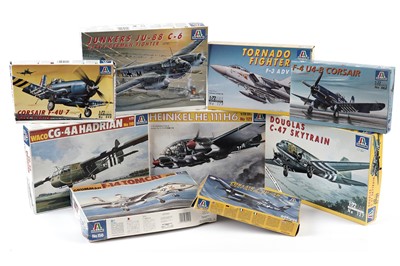 Lot 90 - A collection of 1:72 scale Italeri models of aeroplanes