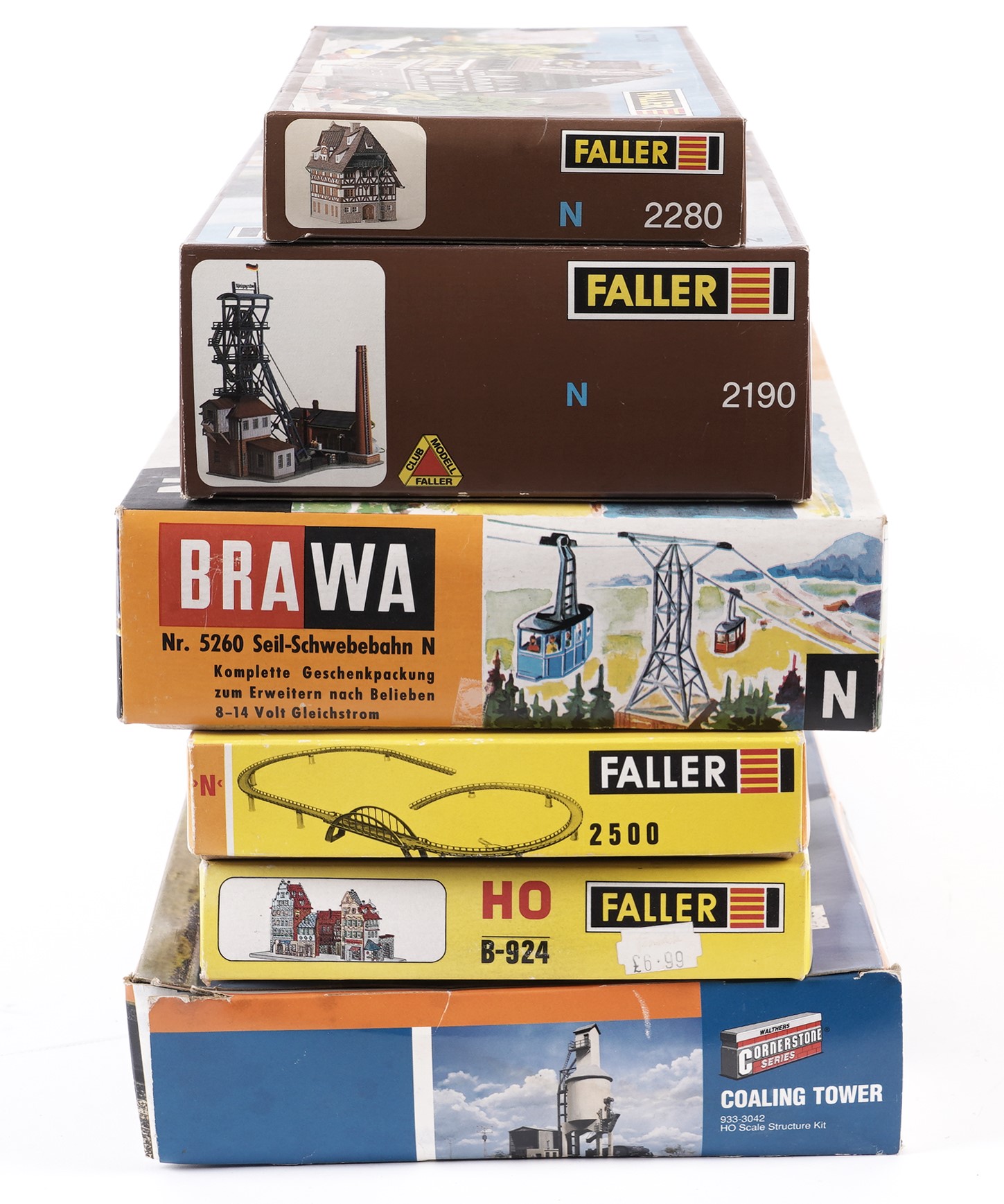 Lot 91 - A collection of model kits from various