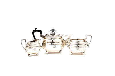 Lot 1433 - An Edwardian silver three-piece tea set