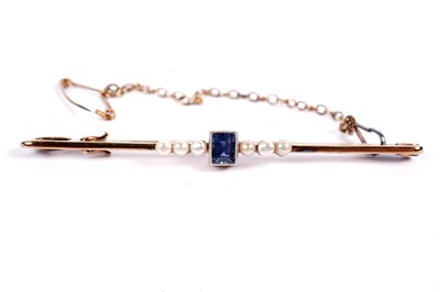 Lot 547 - An Edwardian sapphire and pearl bar brooch