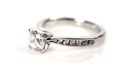 Lot 1079 - A single stone solitaire diamond ring