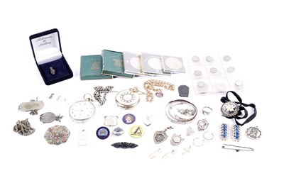 Lot 640 - A selection of jewellery, watches, and coins