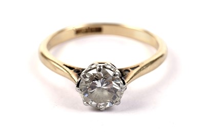 Lot 669 - A single-stone solitaire diamond ring