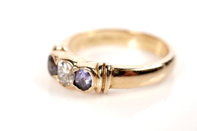 Lot 1083 - A diamond and tanzanite ring