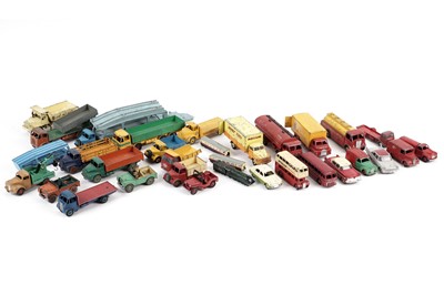 Lot 132 - A collection of diecast model vehicles