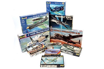 Lot 123 - A selection of military aircraft constructors model kits