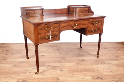 Lot 27 - An early 20th Century Mahogany writing desk